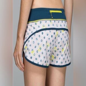Lululemon Run Speed Up Short Size 4 Green beige